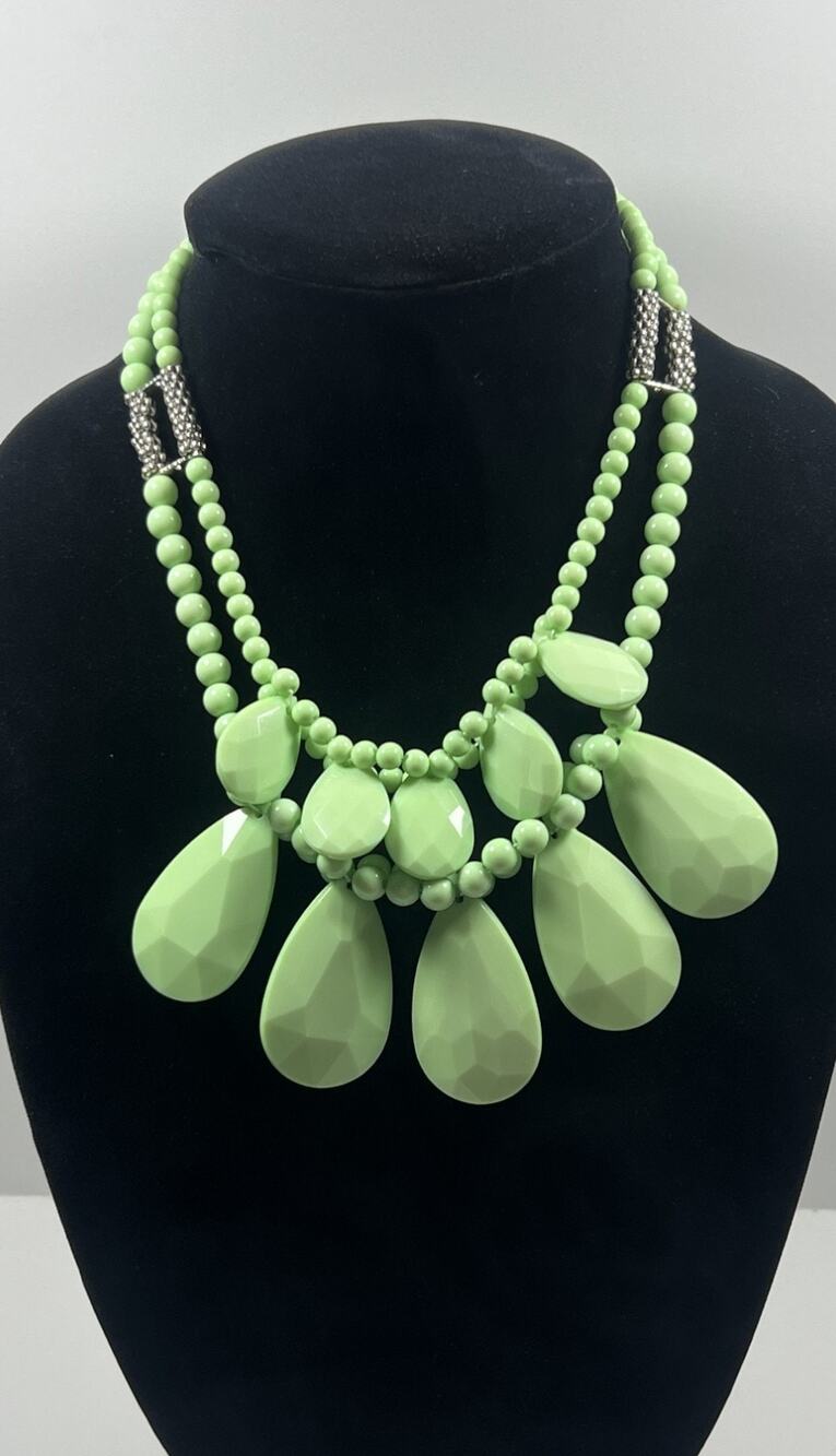 Vintage Charming Charlie Lt Green 2 Strand Bold Chunky Statement Necklace